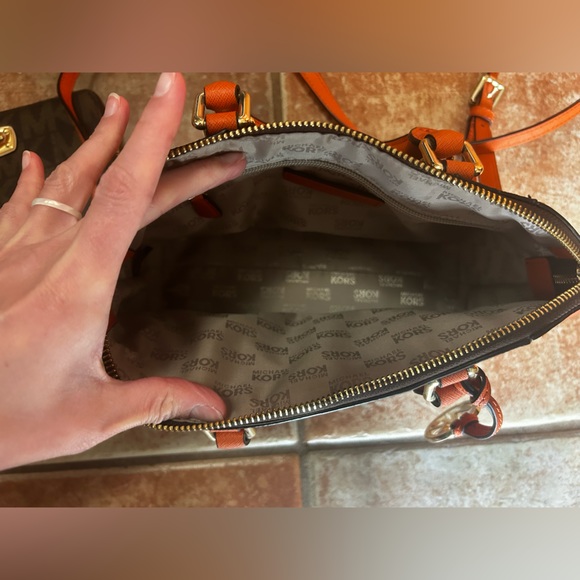 Michael Kors Avril Small TZ Satchel Bag and Wallet - Picture 3 of 8